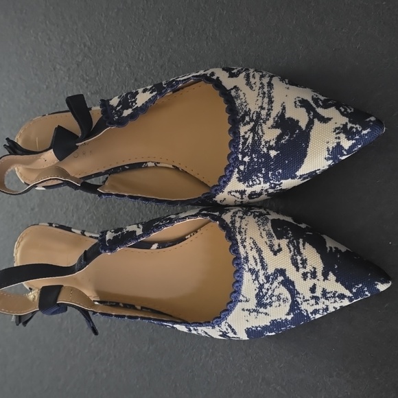 Nicole Miller Shoes - Elegant Navy and Cream Women's Slingback Shoes